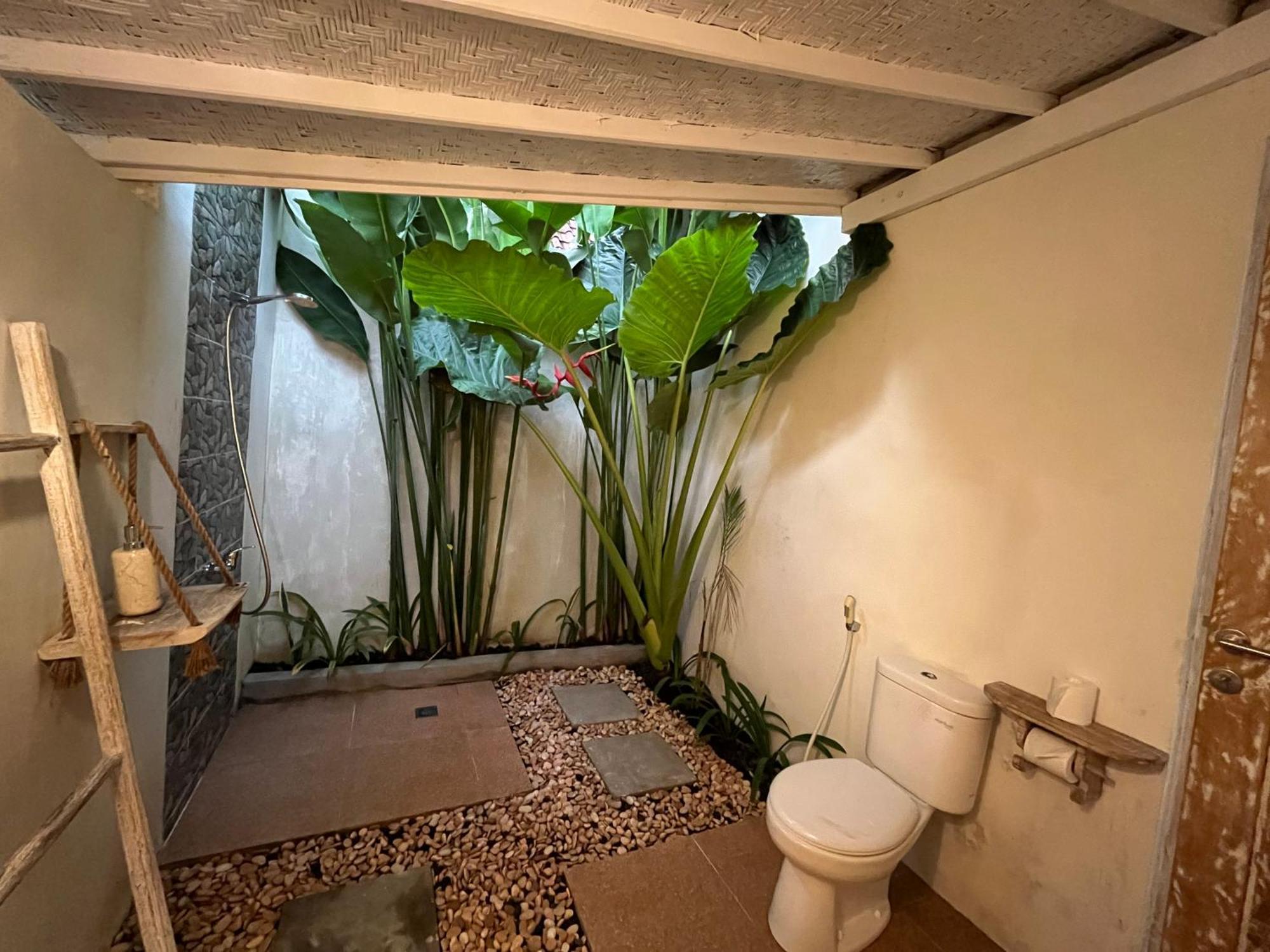 Penida West Palm Cottage Toyapakeh Exterior photo